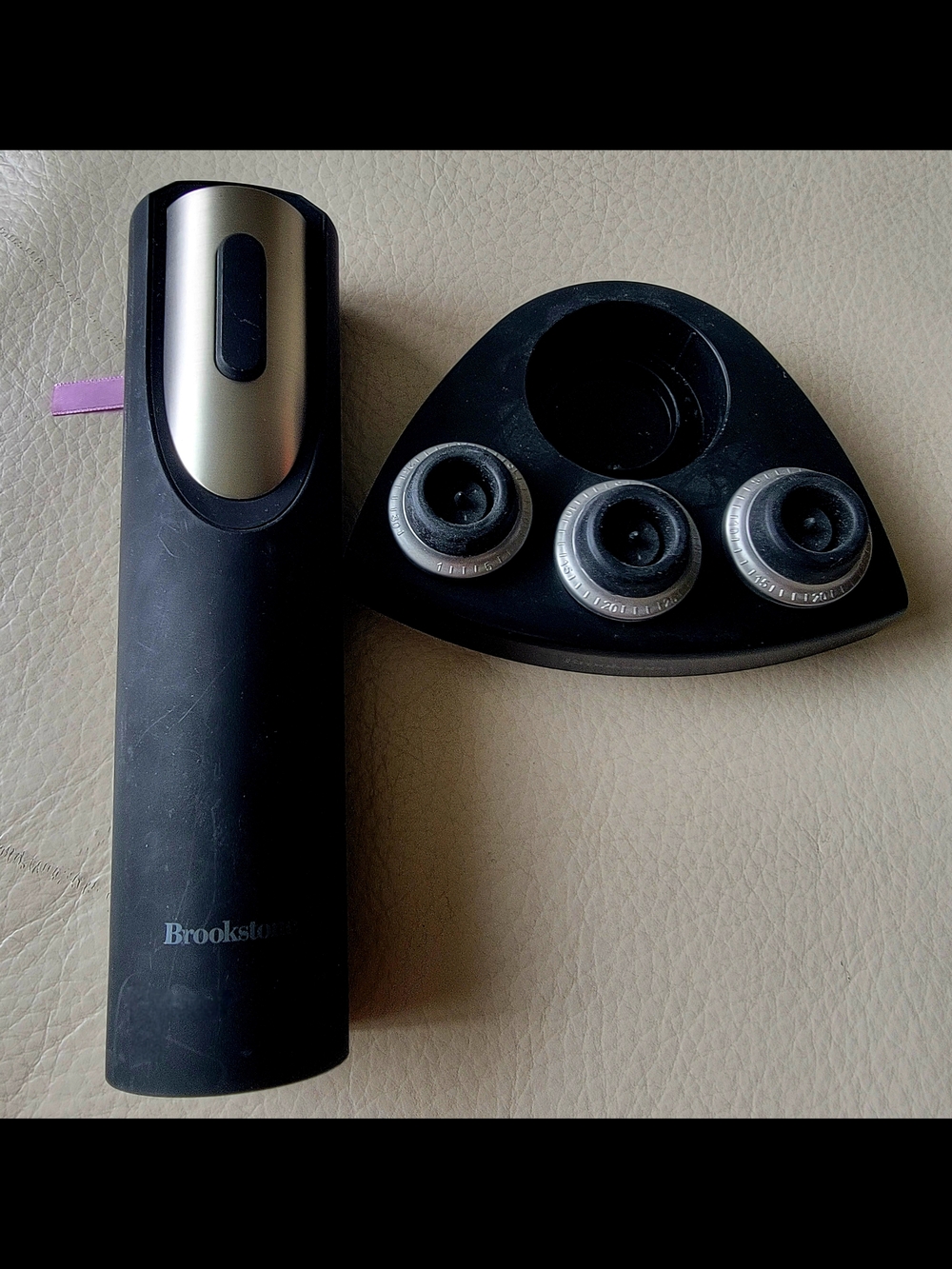 Brookstone Wine Bottle Preserver Resealer w Stoppers